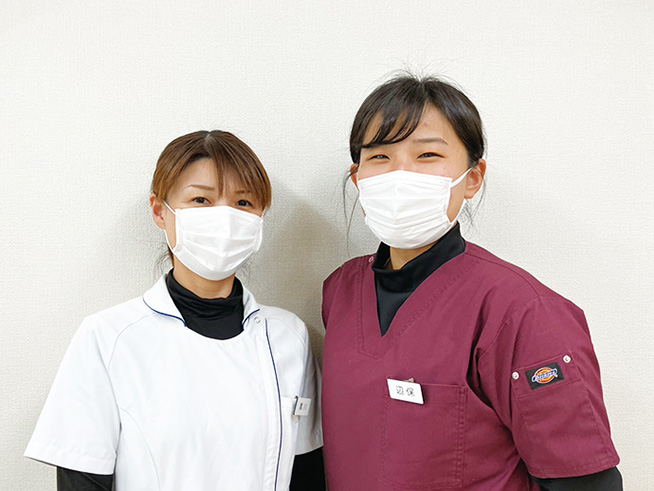 ふくろう整骨院でも馴染みのある施術スタッフ2名の写真。
